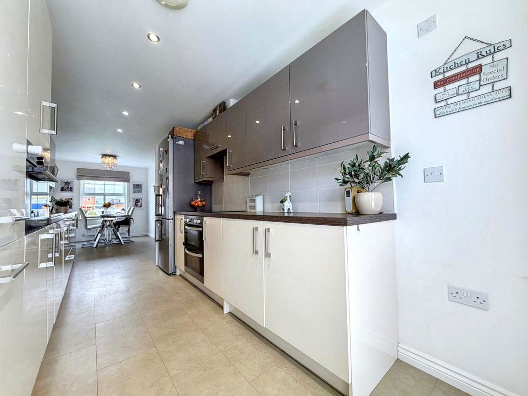 Property image 7 of 32