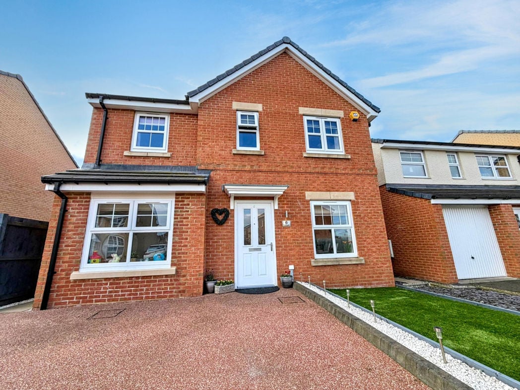 Property image 2 of 32