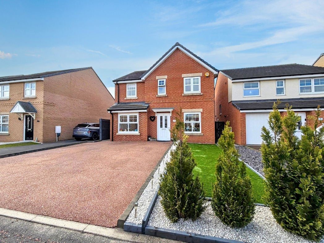 Property image 1 of 32