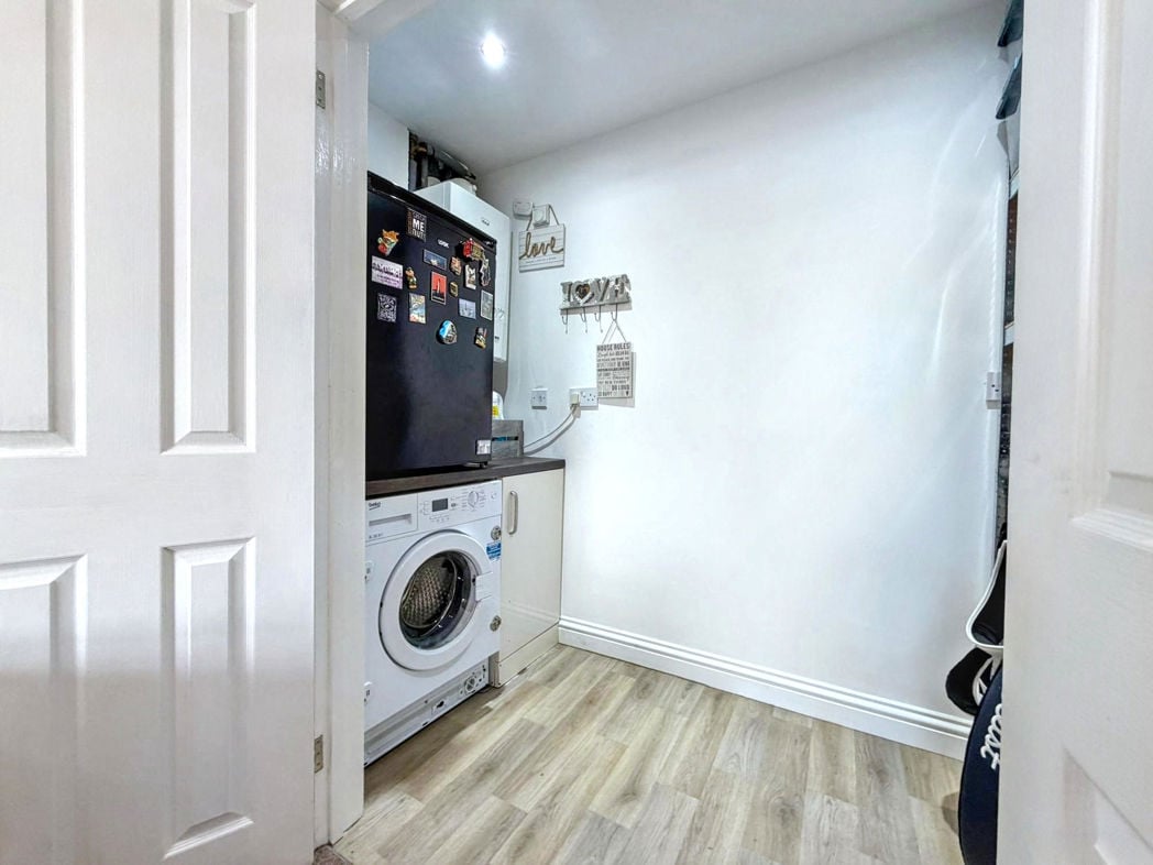 Property image 16 of 32
