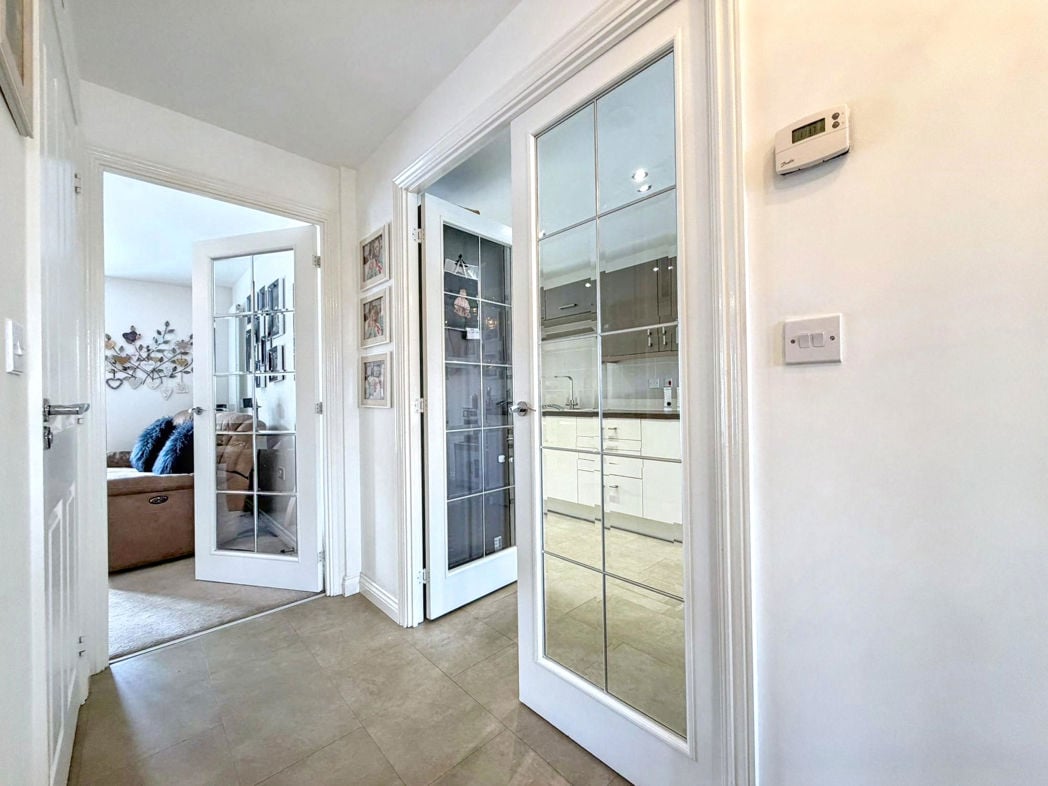 Property image 5 of 32