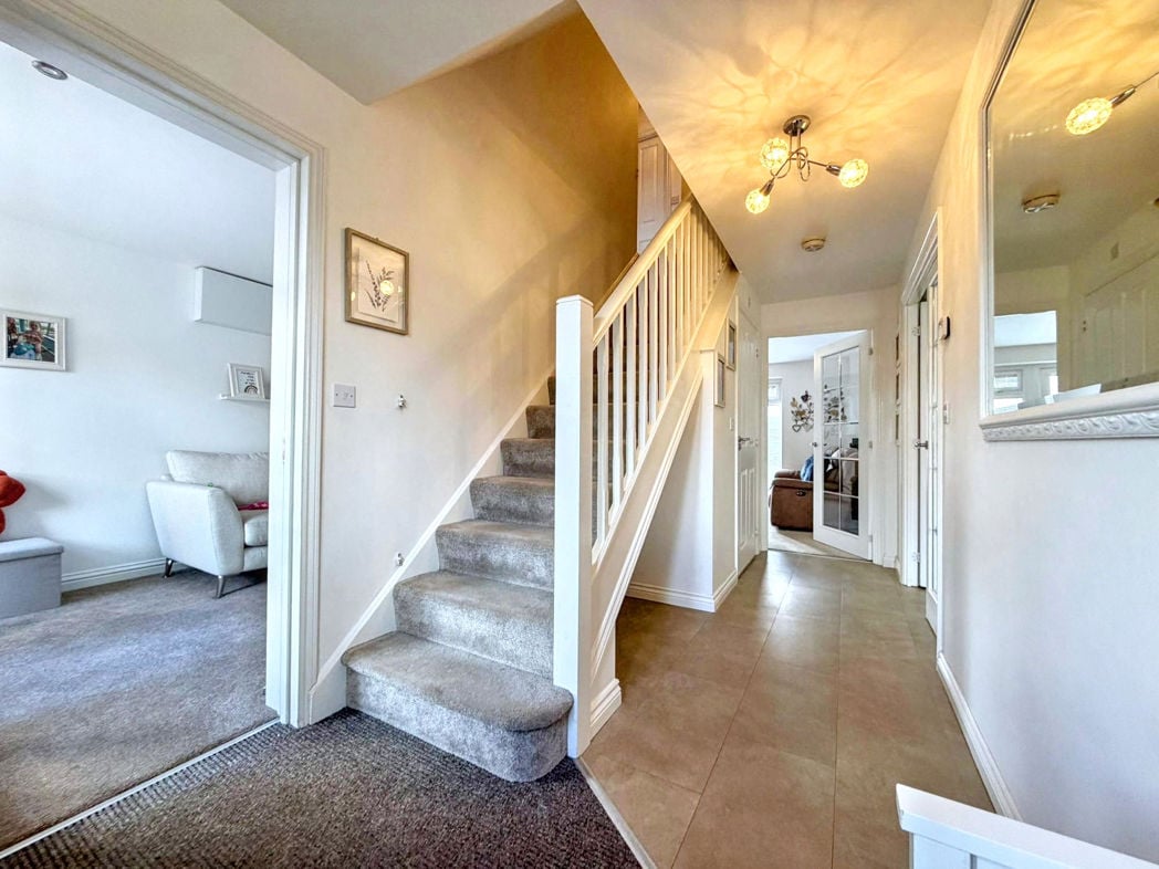 Property image 3 of 32