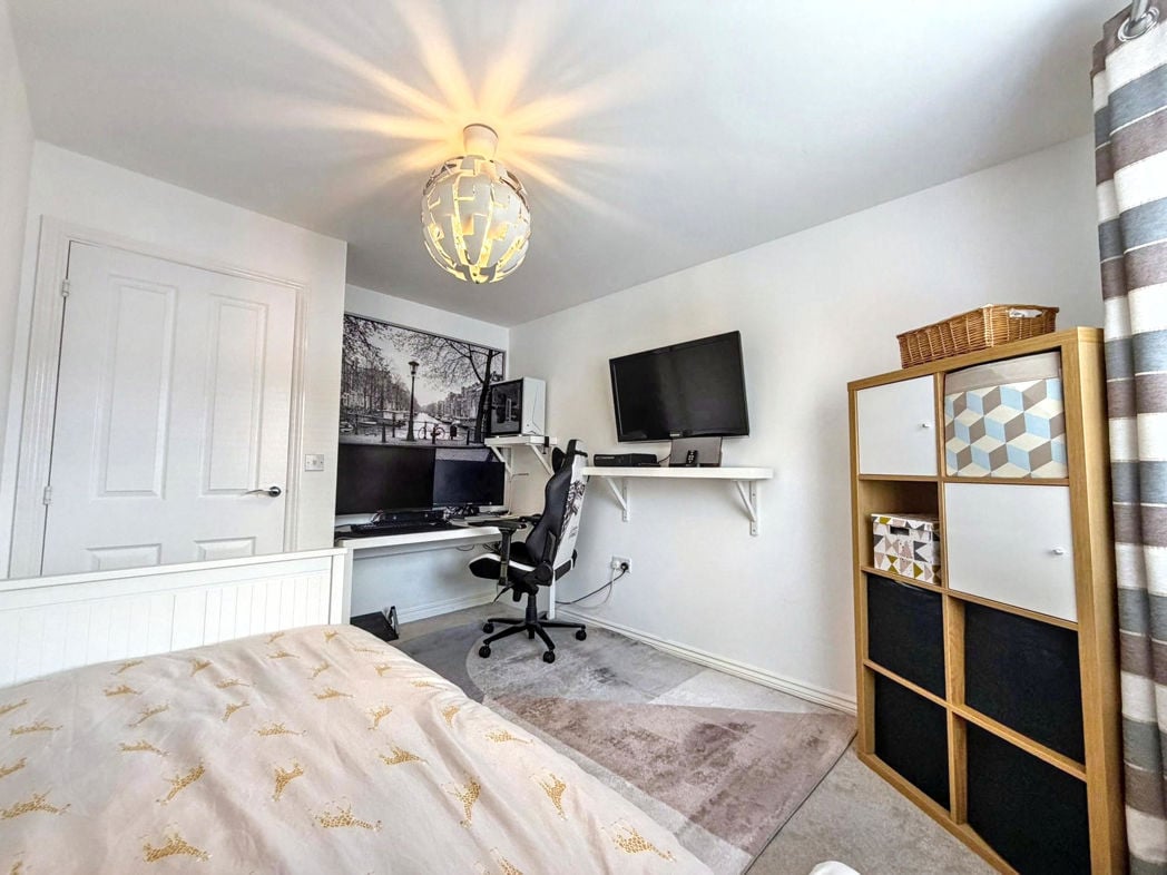 Property image 26 of 32