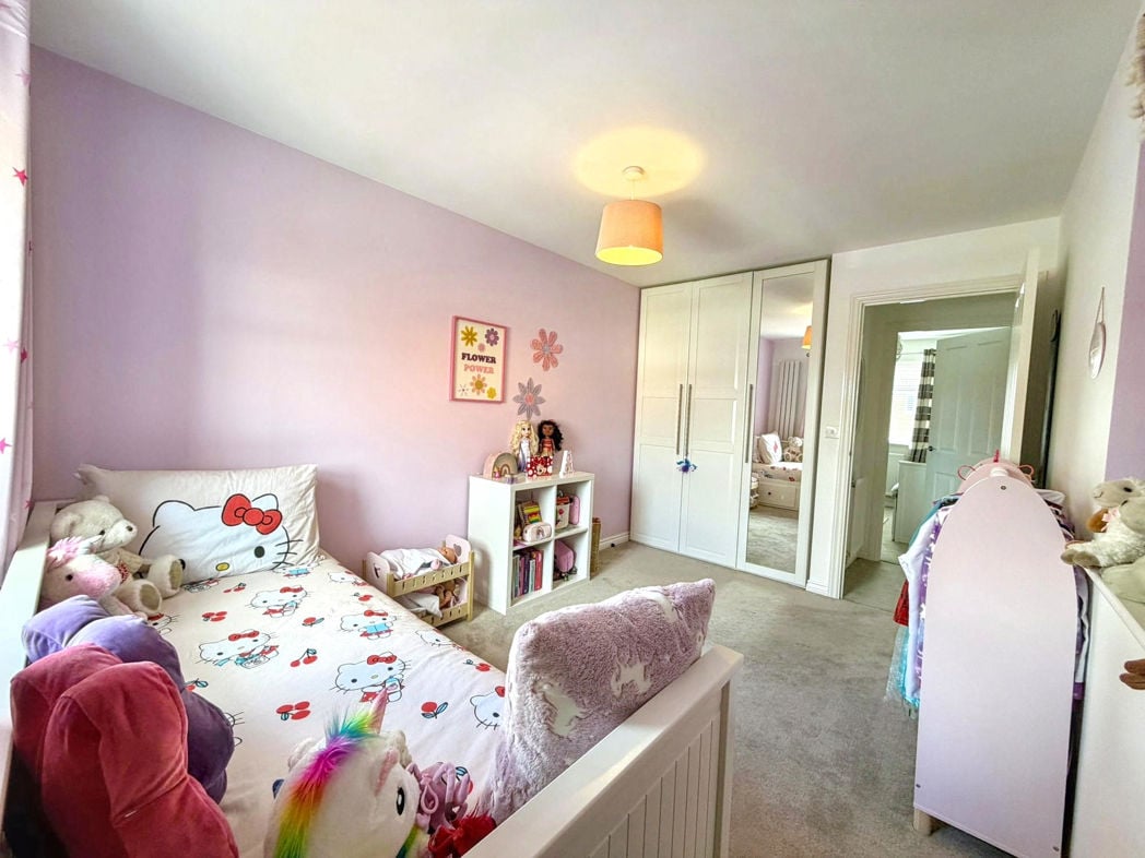 Property image 27 of 32