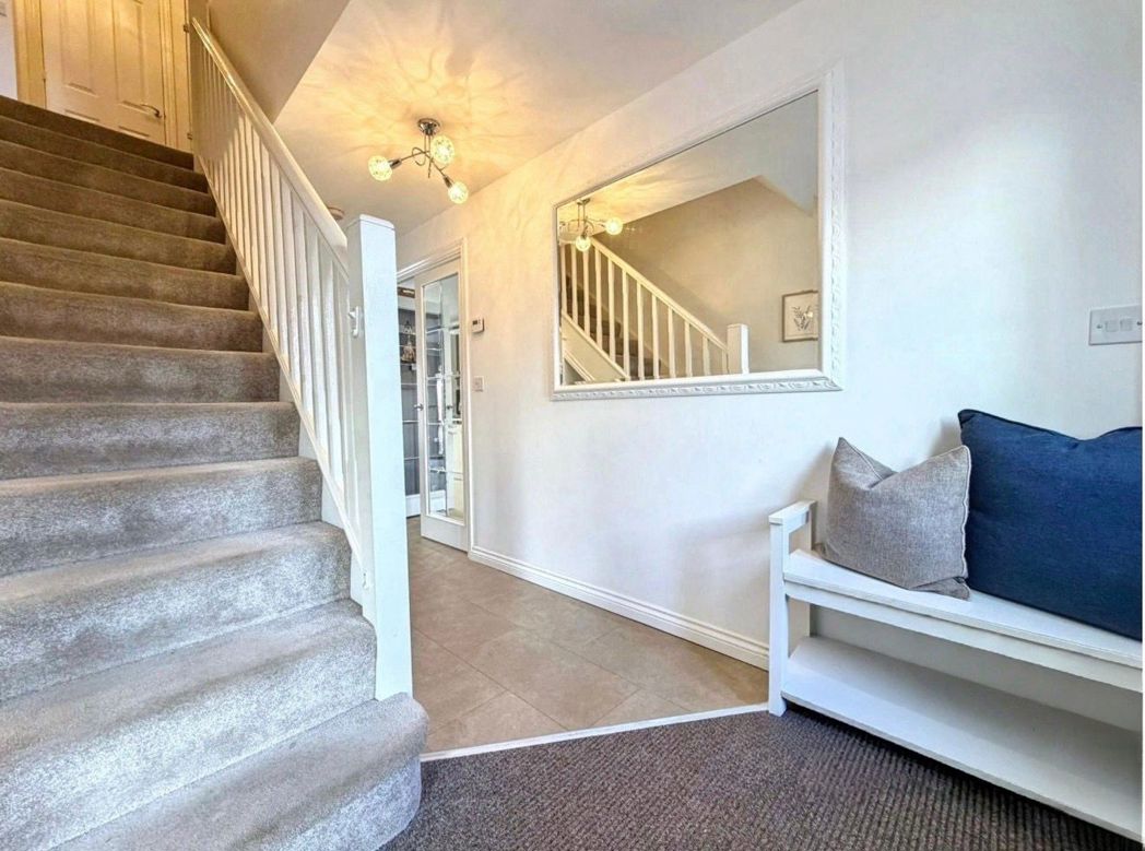 Property image 4 of 32