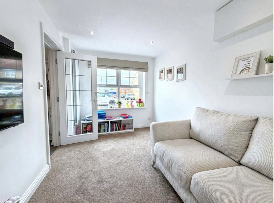 Property image 14 of 32