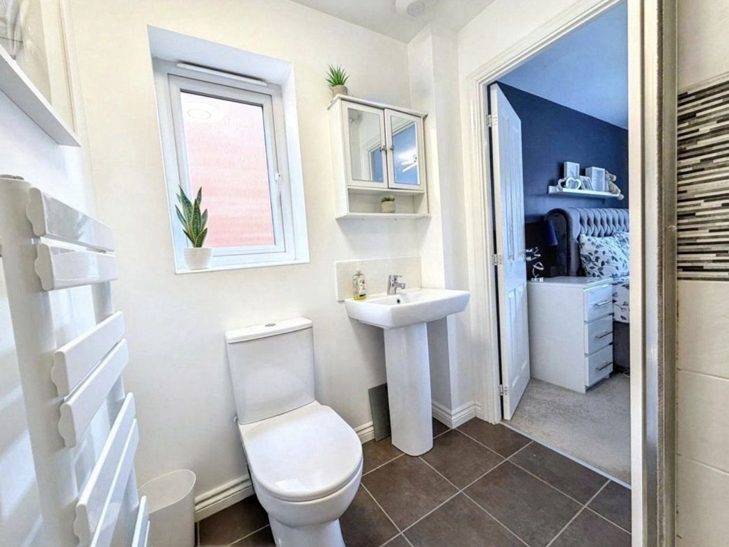 Property image 19 of 32