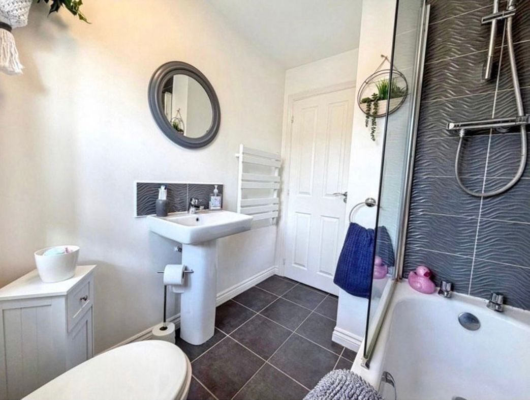 Property image 24 of 32