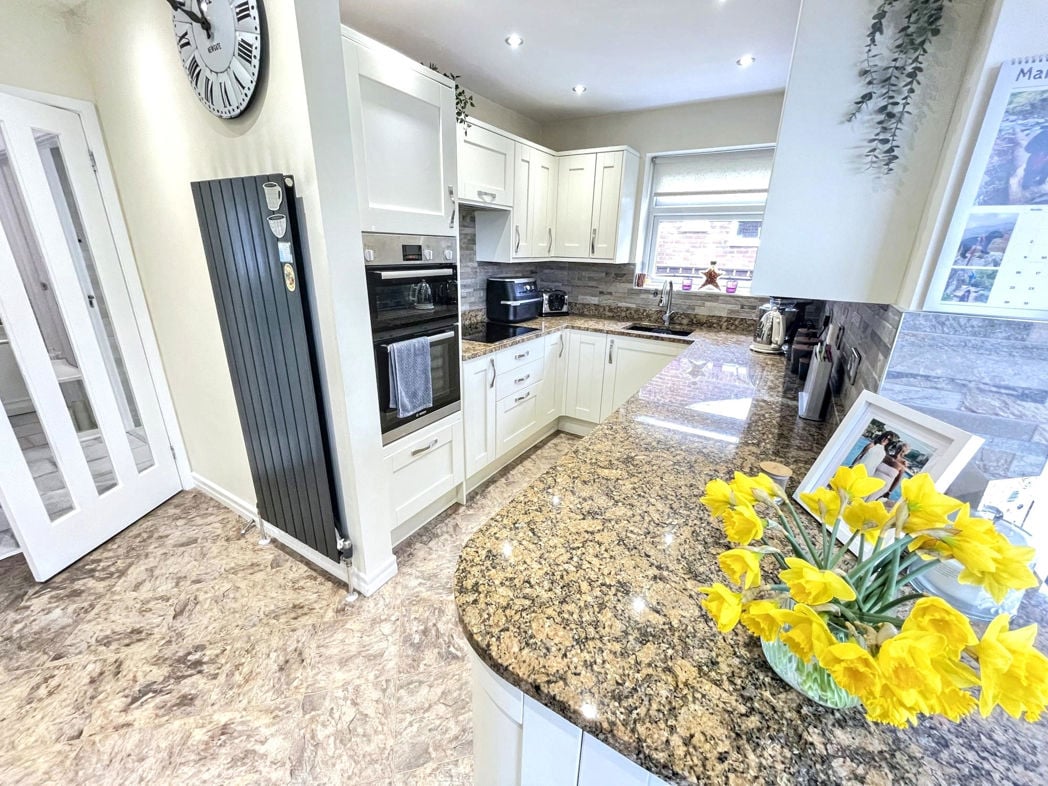 Property image 5 of 12
