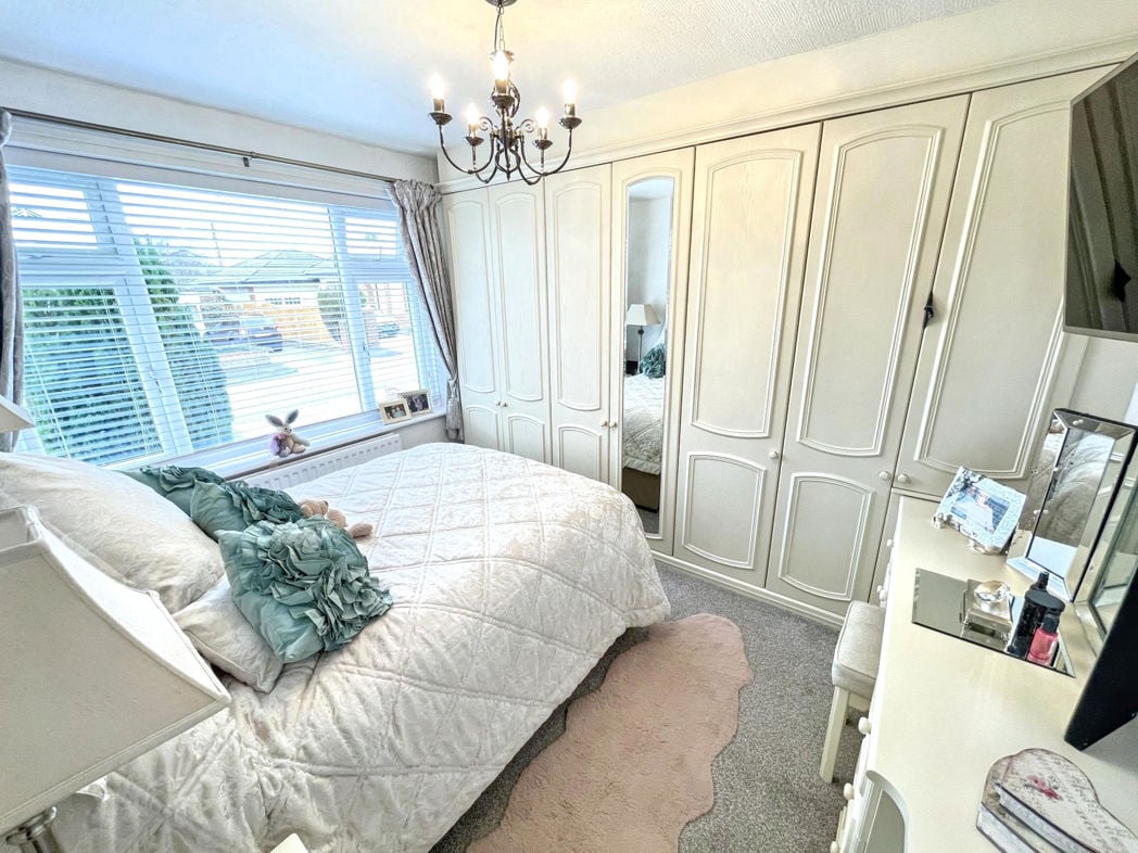 Property image 8 of 12