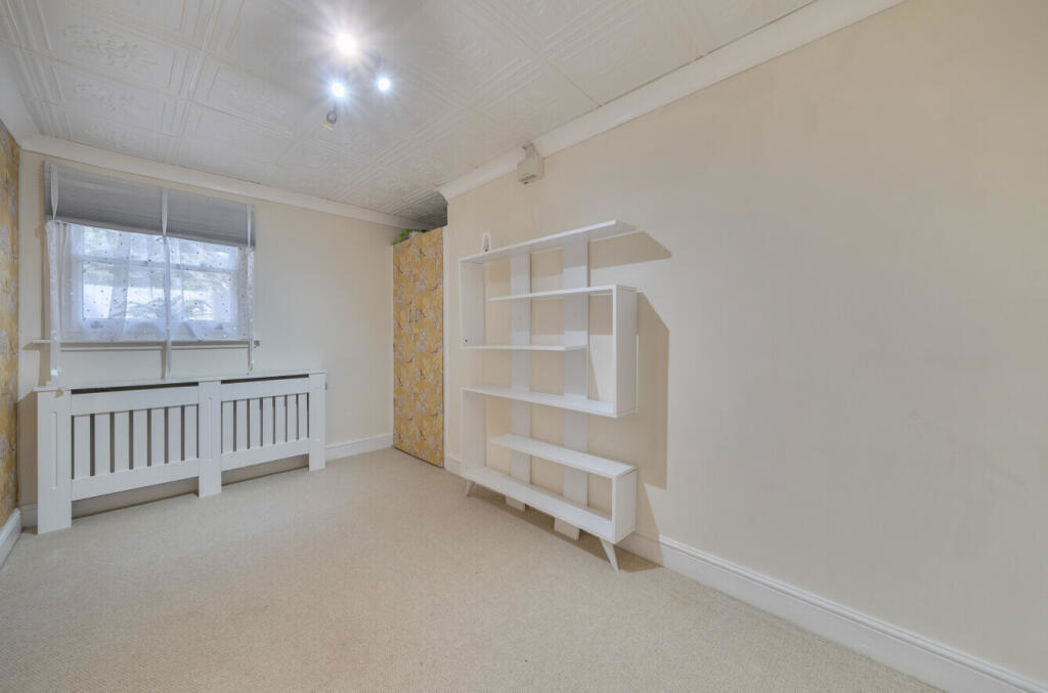 Property image 9 of 12