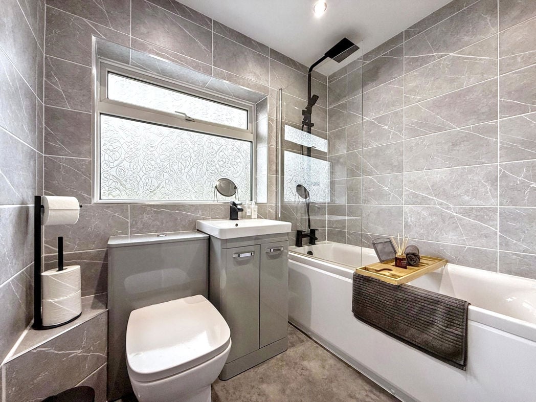 Property image 16 of 19