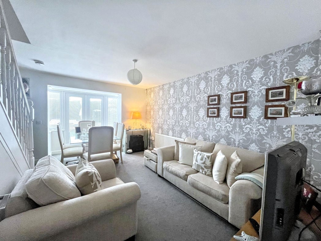 Property image 4 of 11