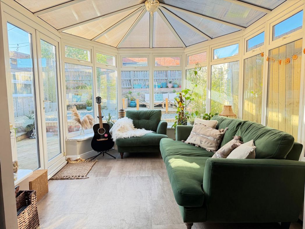 Property image 11 of 32