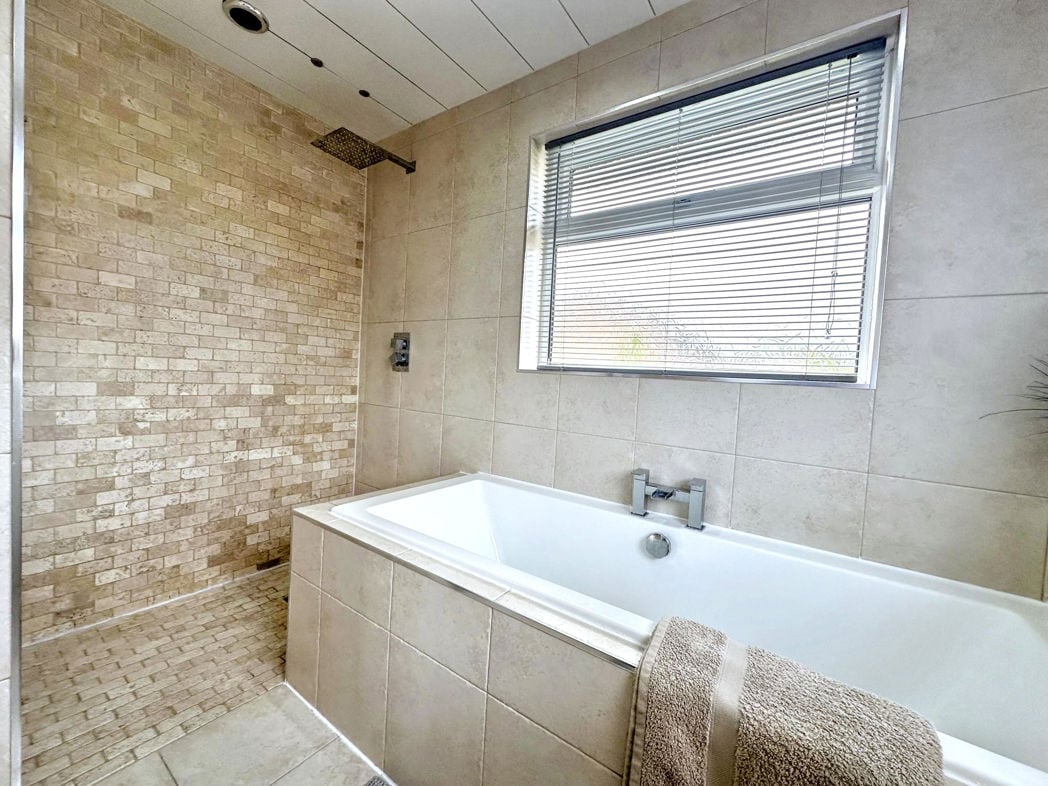 Property image 18 of 24