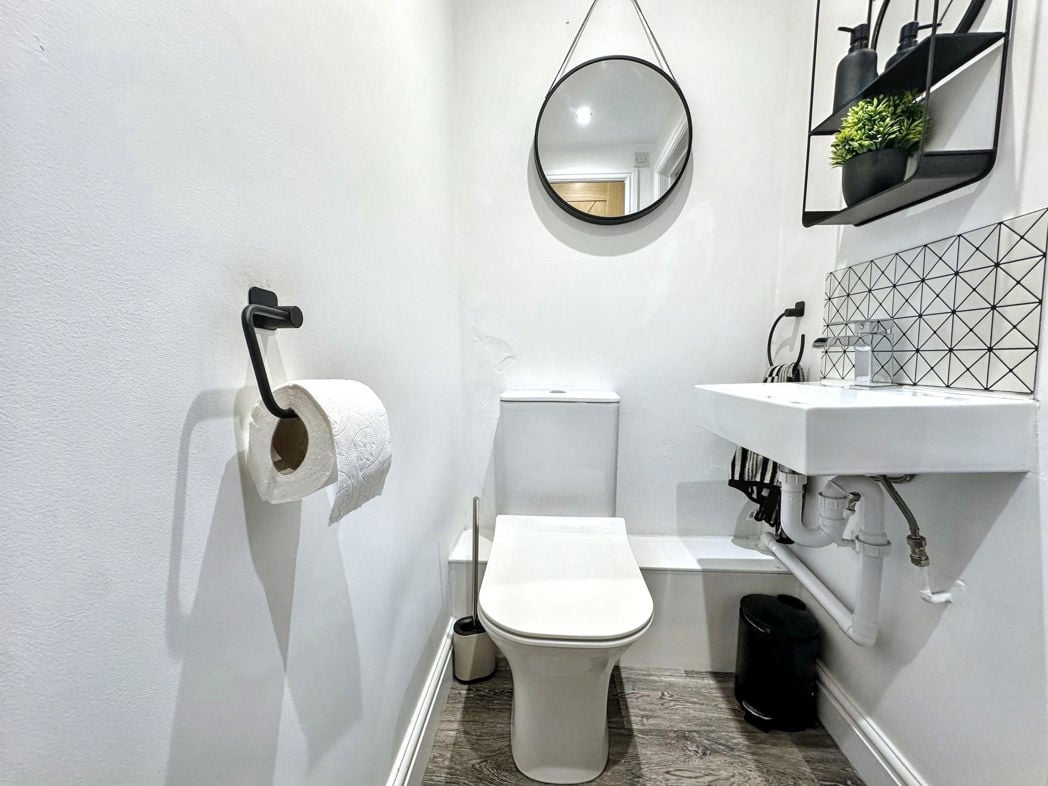 Property image 11 of 24