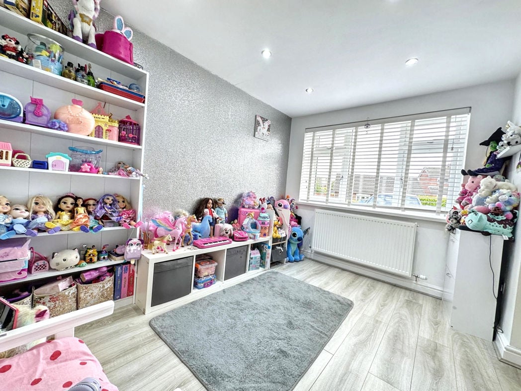 Property image 10 of 24