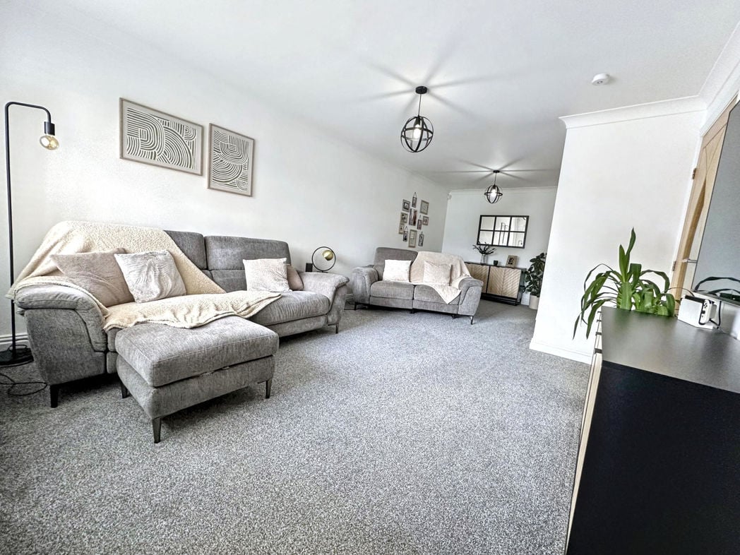 Property image 9 of 24