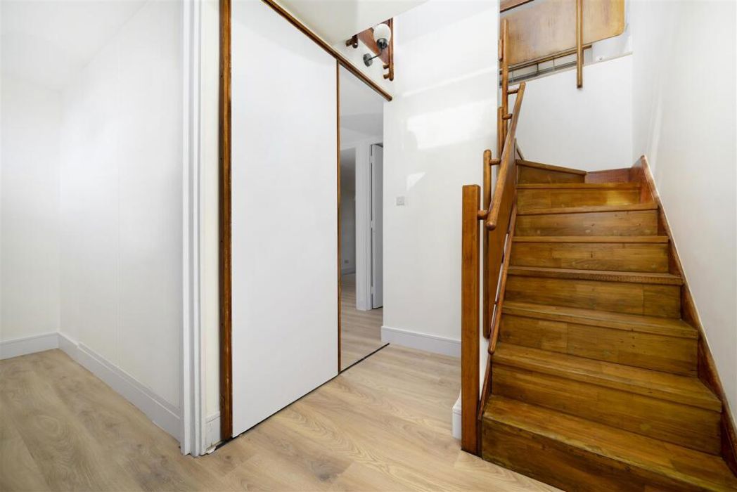 100K, London, Greater London, NW8 0SW