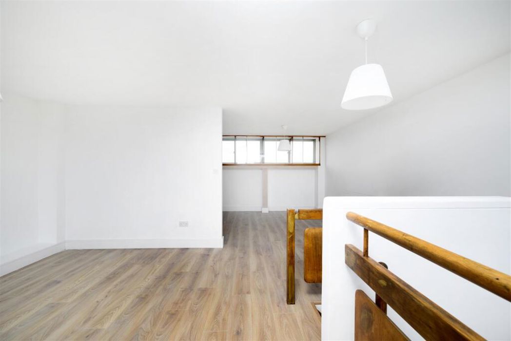 100K, London, Greater London, NW8 0SW