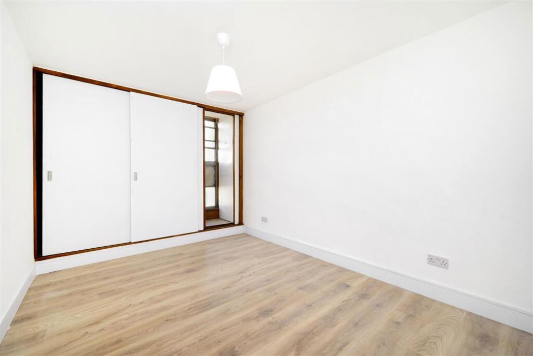 100K, London, Greater London, NW8 0SW