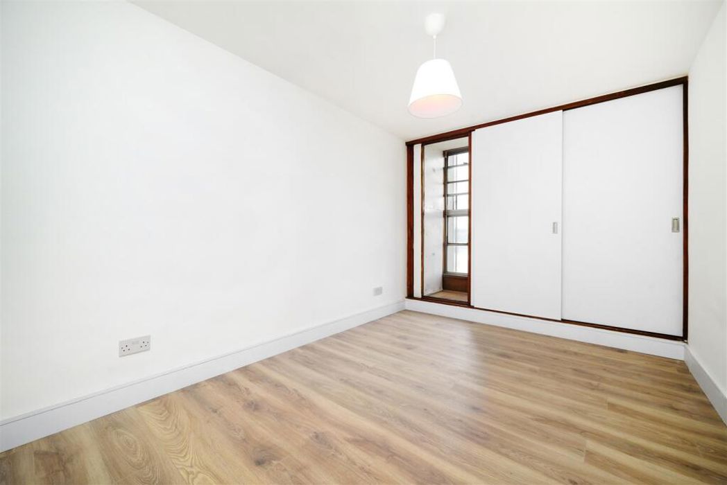 100K, London, Greater London, NW8 0SW