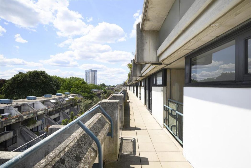 100K, London, Greater London, NW8 0SW