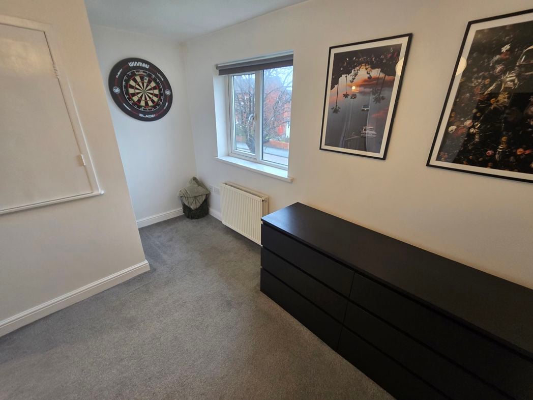 Property image 11 of 17