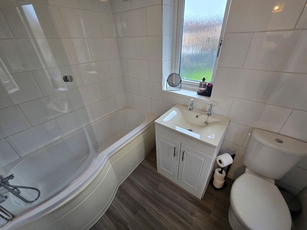 Property image 13 of 17