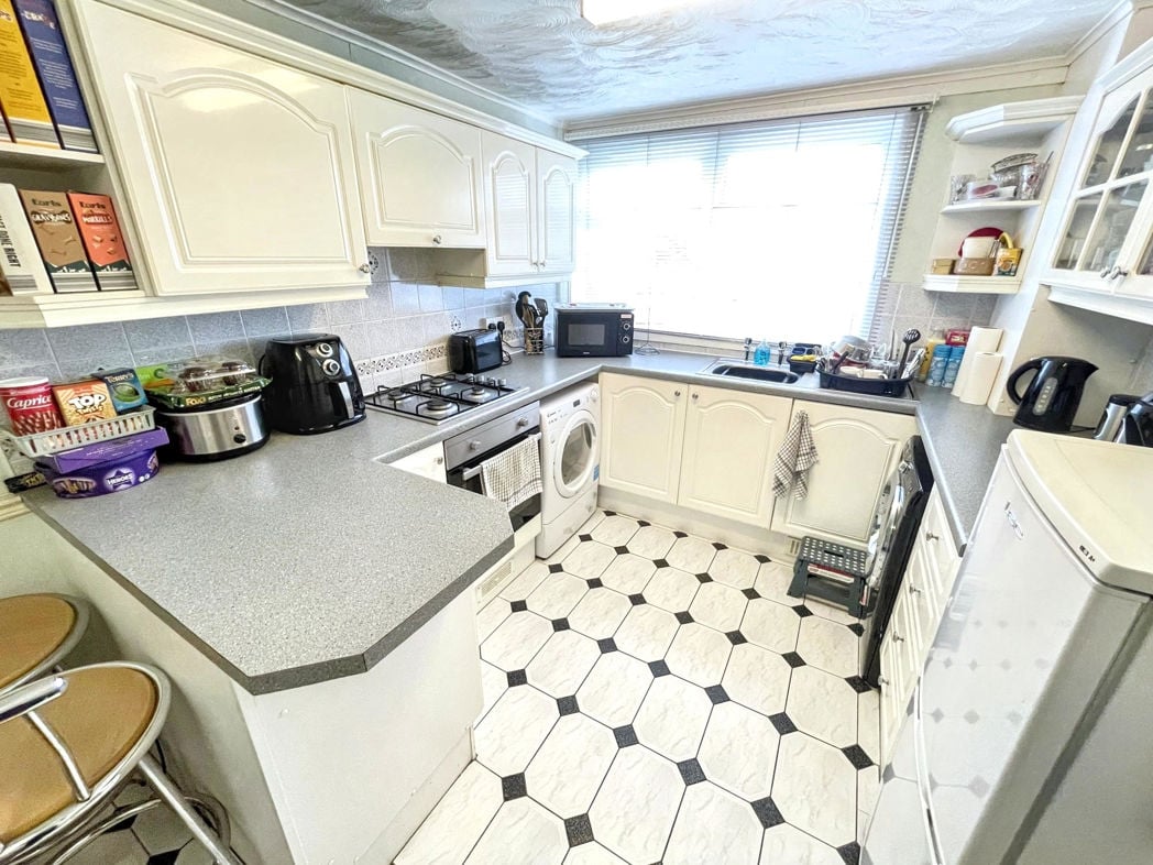 Property image 4 of 14