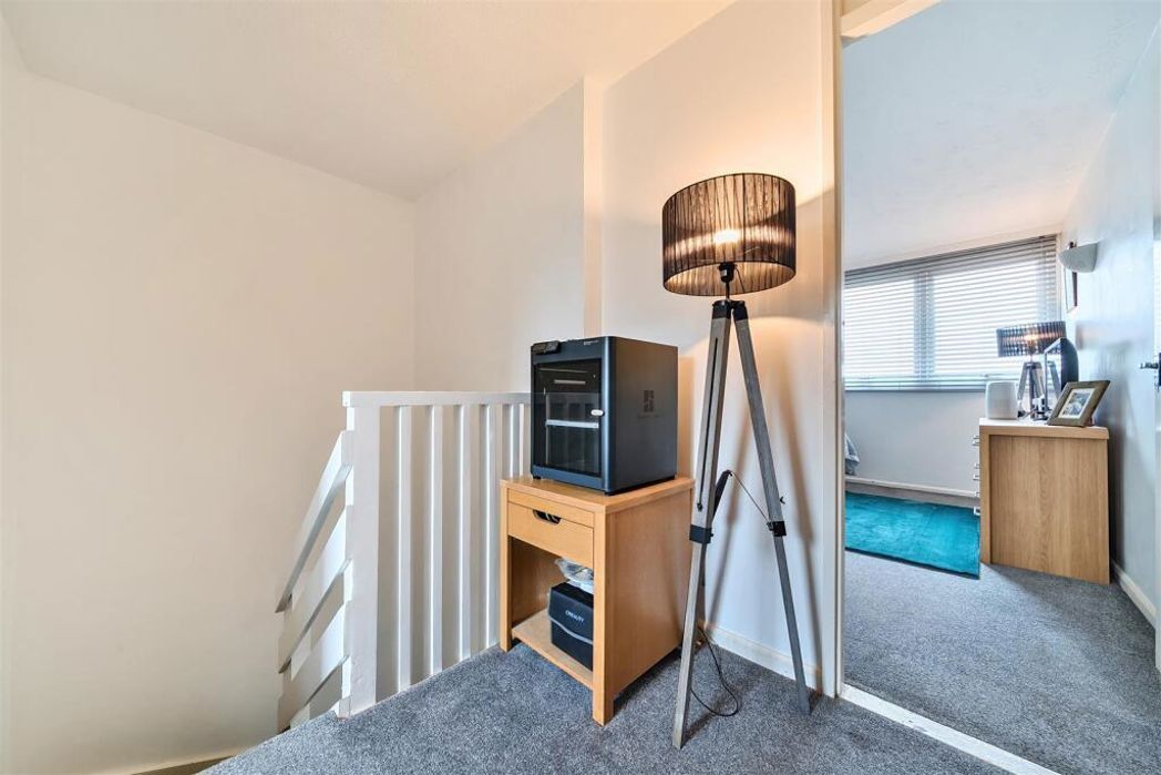 Property image 8 of 13