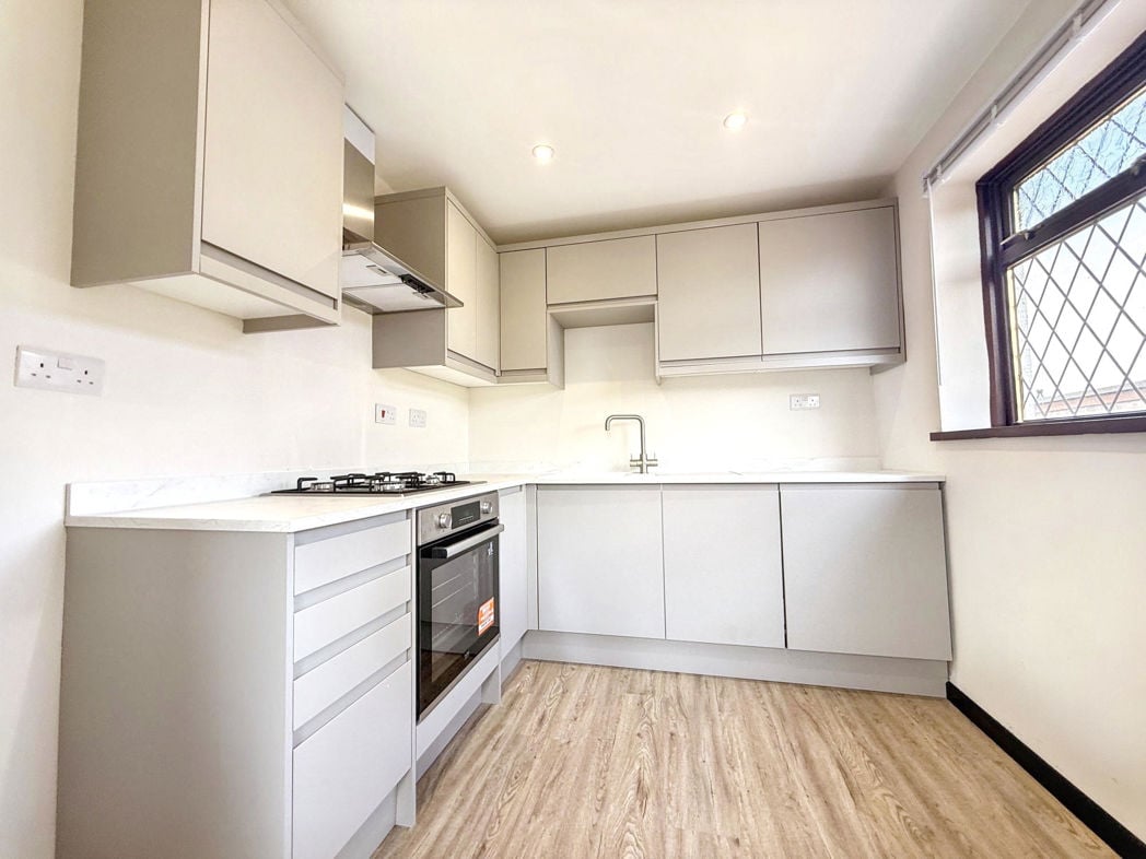 Property image 4 of 19