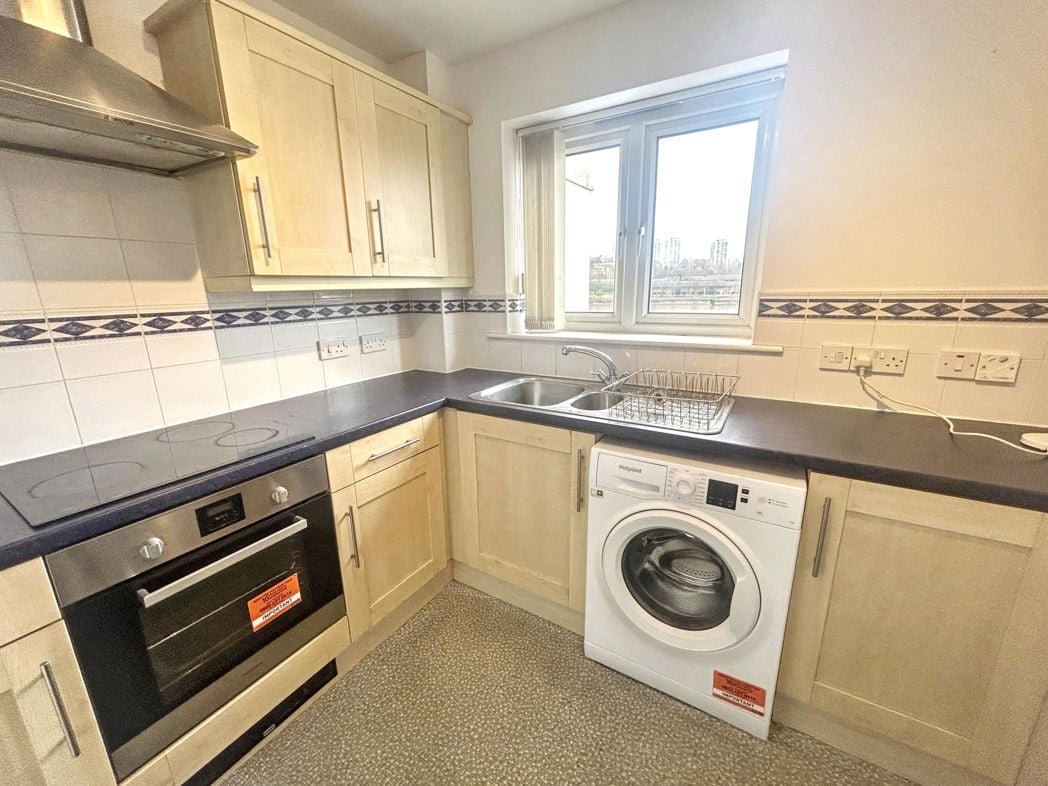 Property image 8 of 16