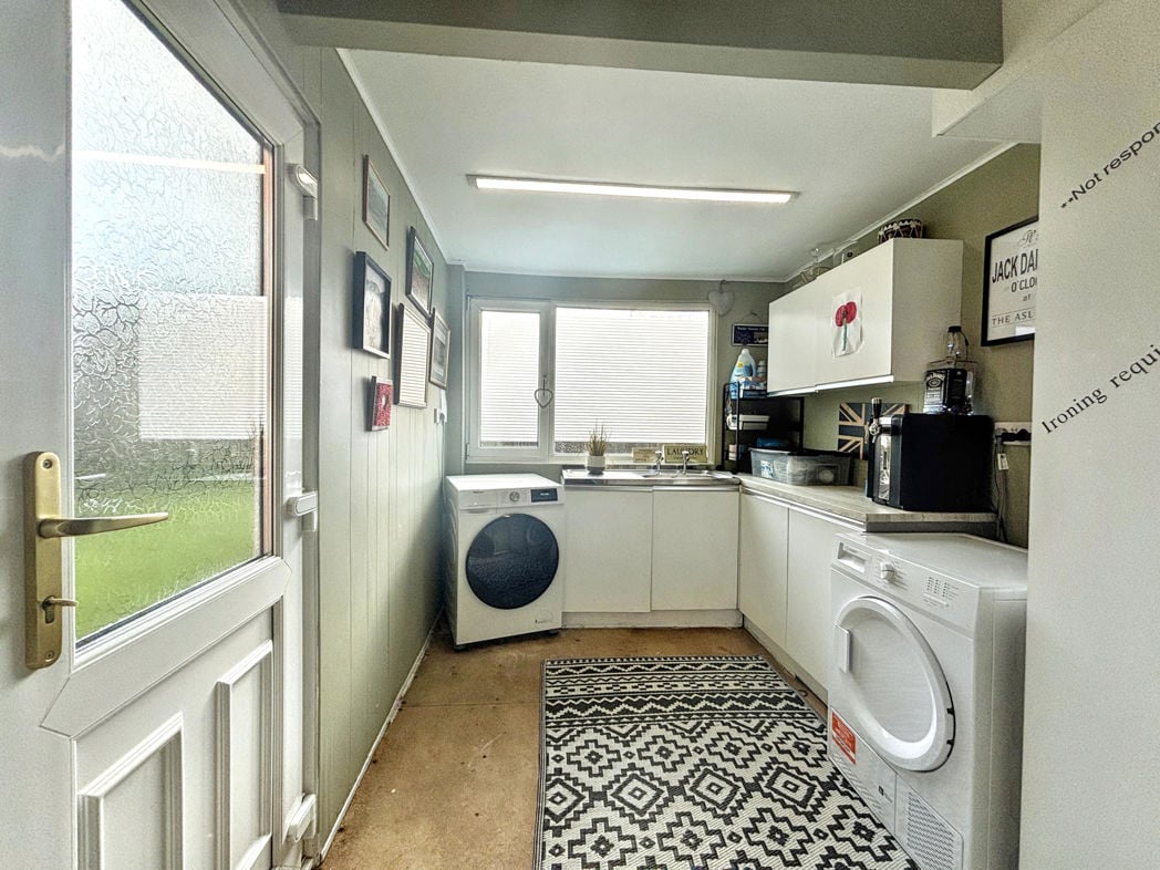 Property image 11 of 21
