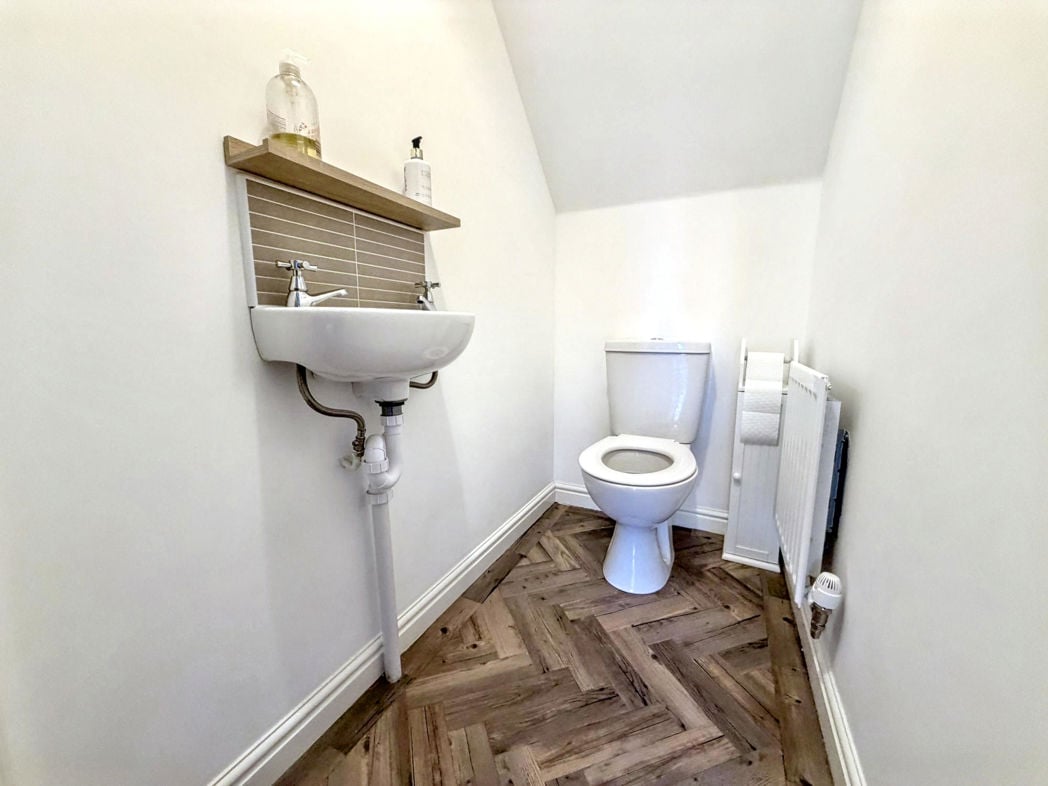 Property image 8 of 18