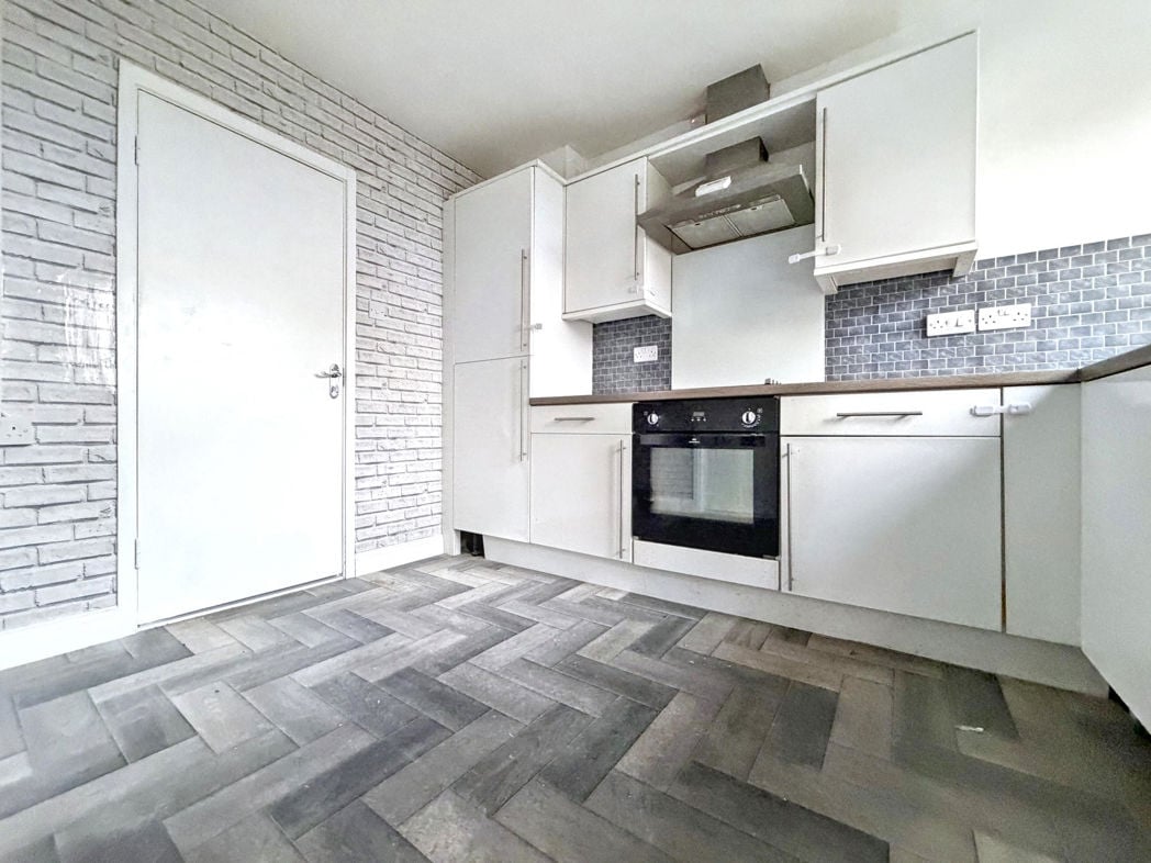 Kitchen/Breakfasting Area