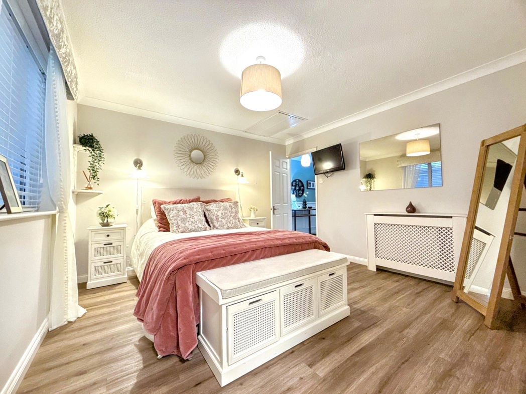 Property image 16 of 37