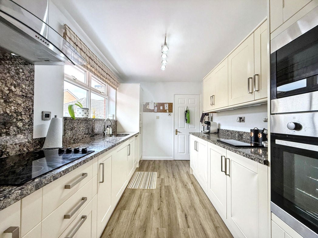 Property image 7 of 37