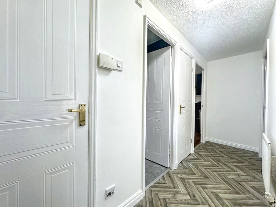 Property image 2 of 11