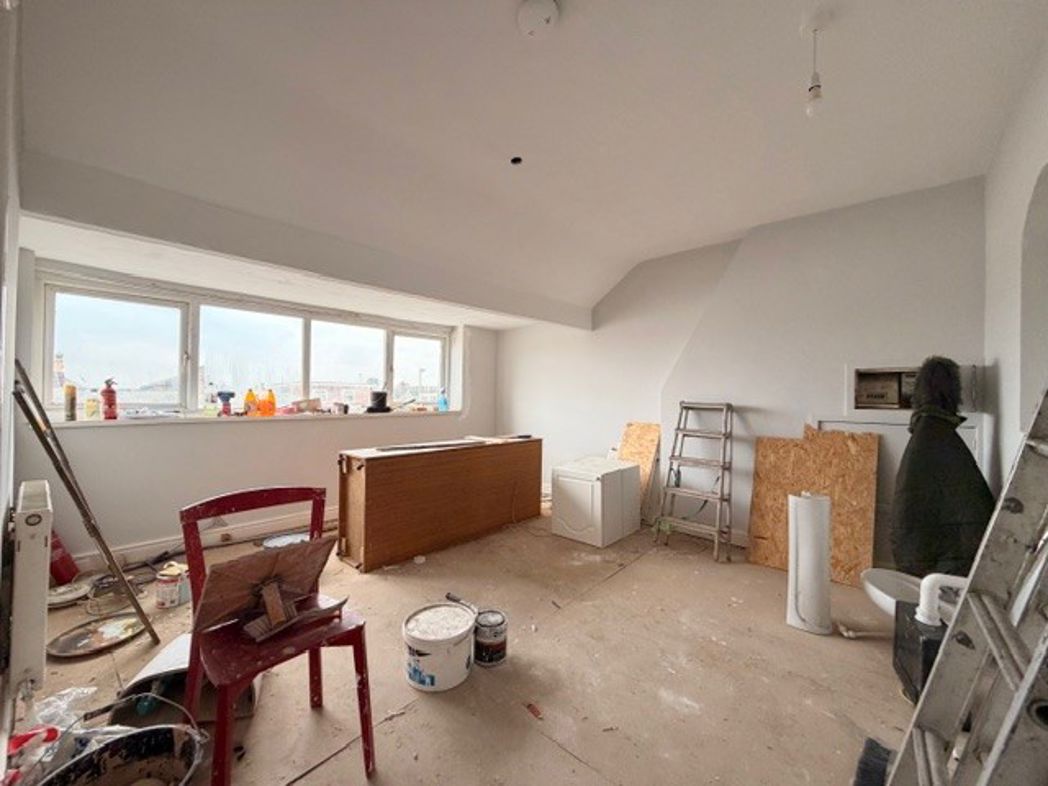 Property image 15 of 23