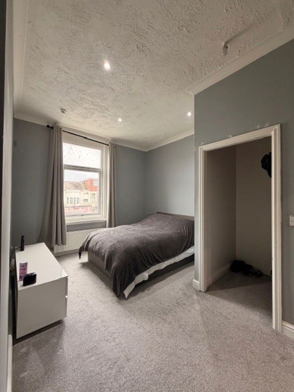 Property image 17 of 23