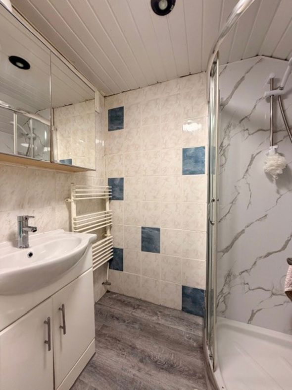 Property image 21 of 23