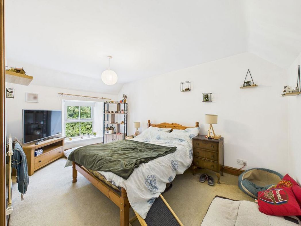 Property image 18 of 35