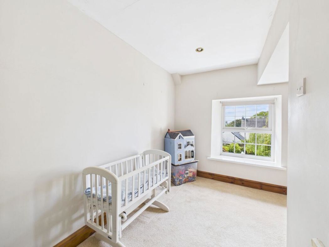 Property image 28 of 35
