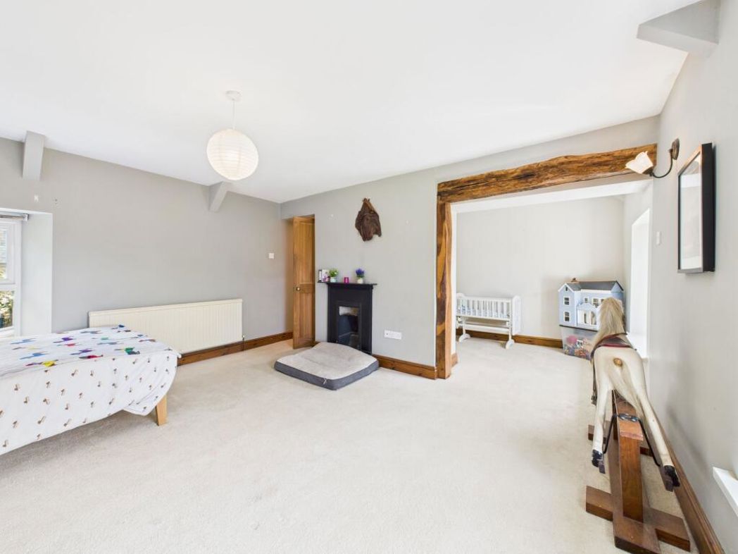 Property image 11 of 35