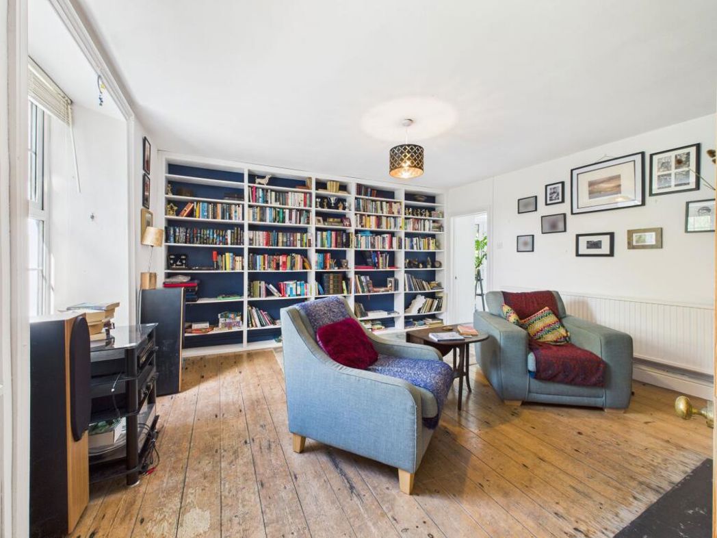 Property image 10 of 35