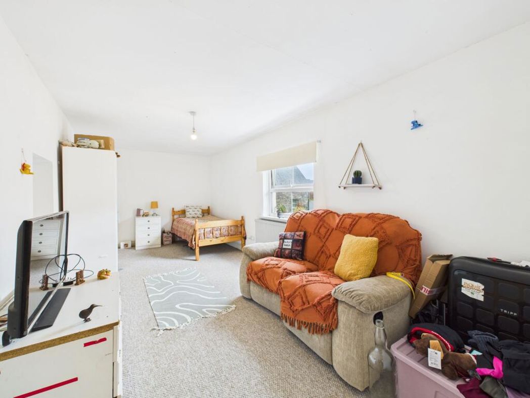 Property image 14 of 35