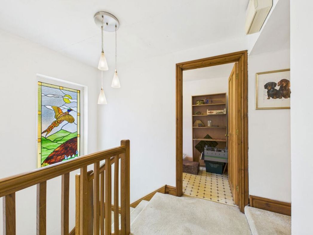 Property image 16 of 35