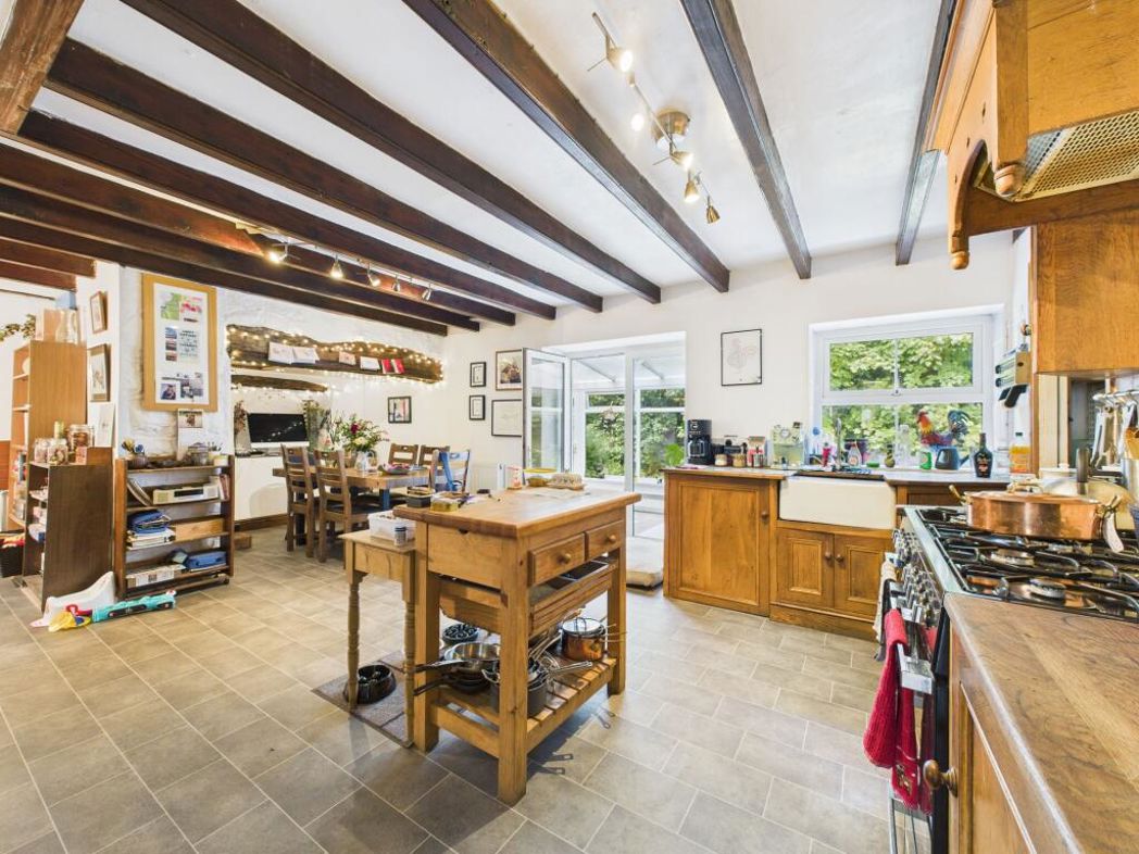 Property image 3 of 35