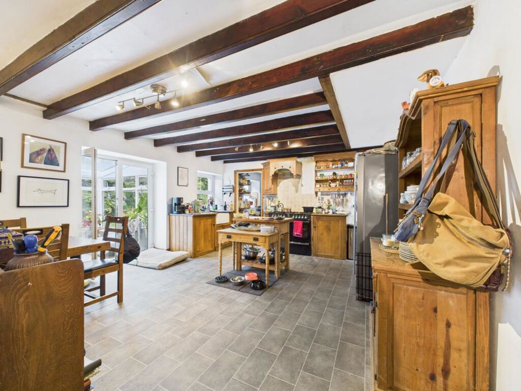 Property image 8 of 35